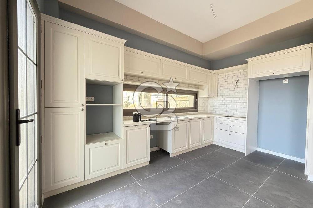 ÇANAKKALE MERKEZ ÇINARLI FULL BOĞAZ MANZARALI SATILIK 4+1 VİLLA