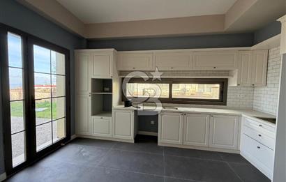 ÇANAKKALE MERKEZ ÇINARLI FULL BOĞAZ MANZARALI SATILIK 4+1 VİLLA