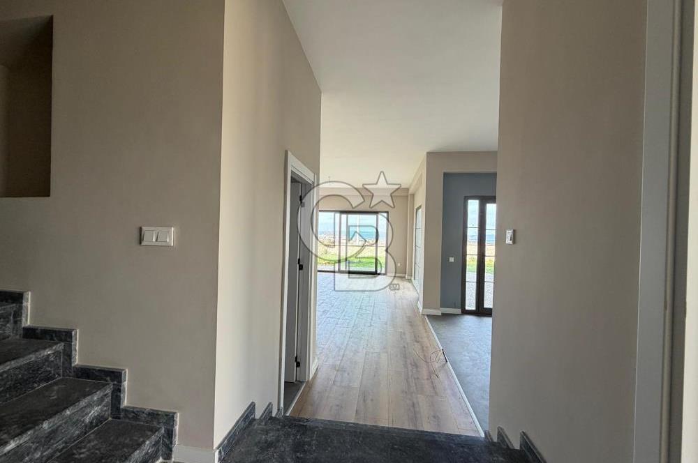 ÇANAKKALE MERKEZ ÇINARLI FULL BOĞAZ MANZARALI SATILIK 4+1 VİLLA