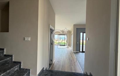 ÇANAKKALE MERKEZ ÇINARLI FULL BOĞAZ MANZARALI SATILIK 4+1 VİLLA