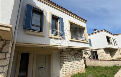 ÇANAKKALE MERKEZ ÇINARLI FULL BOĞAZ MANZARALI SATILIK 4+1 VİLLA