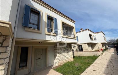 ÇANAKKALE MERKEZ ÇINARLI FULL BOĞAZ MANZARALI SATILIK 4+1 VİLLA