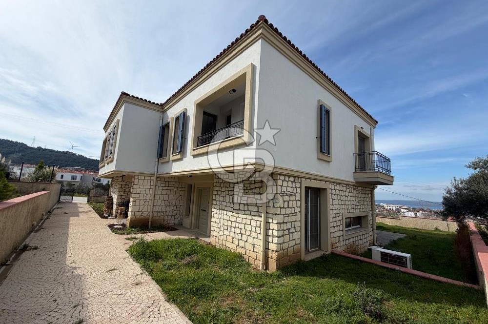 ÇANAKKALE MERKEZ ÇINARLI FULL BOĞAZ MANZARALI SATILIK 4+1 VİLLA