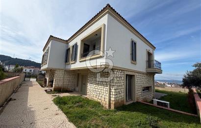 ÇANAKKALE MERKEZ ÇINARLI FULL BOĞAZ MANZARALI SATILIK 4+1 VİLLA