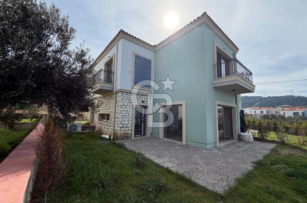 ÇANAKKALE MERKEZ ÇINARLI FULL BOĞAZ MANZARALI SATILIK 4+1 VİLLA