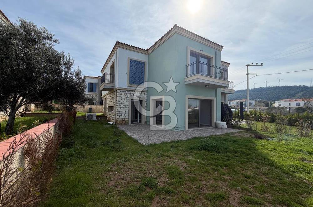 ÇANAKKALE MERKEZ ÇINARLI FULL BOĞAZ MANZARALI SATILIK 4+1 VİLLA