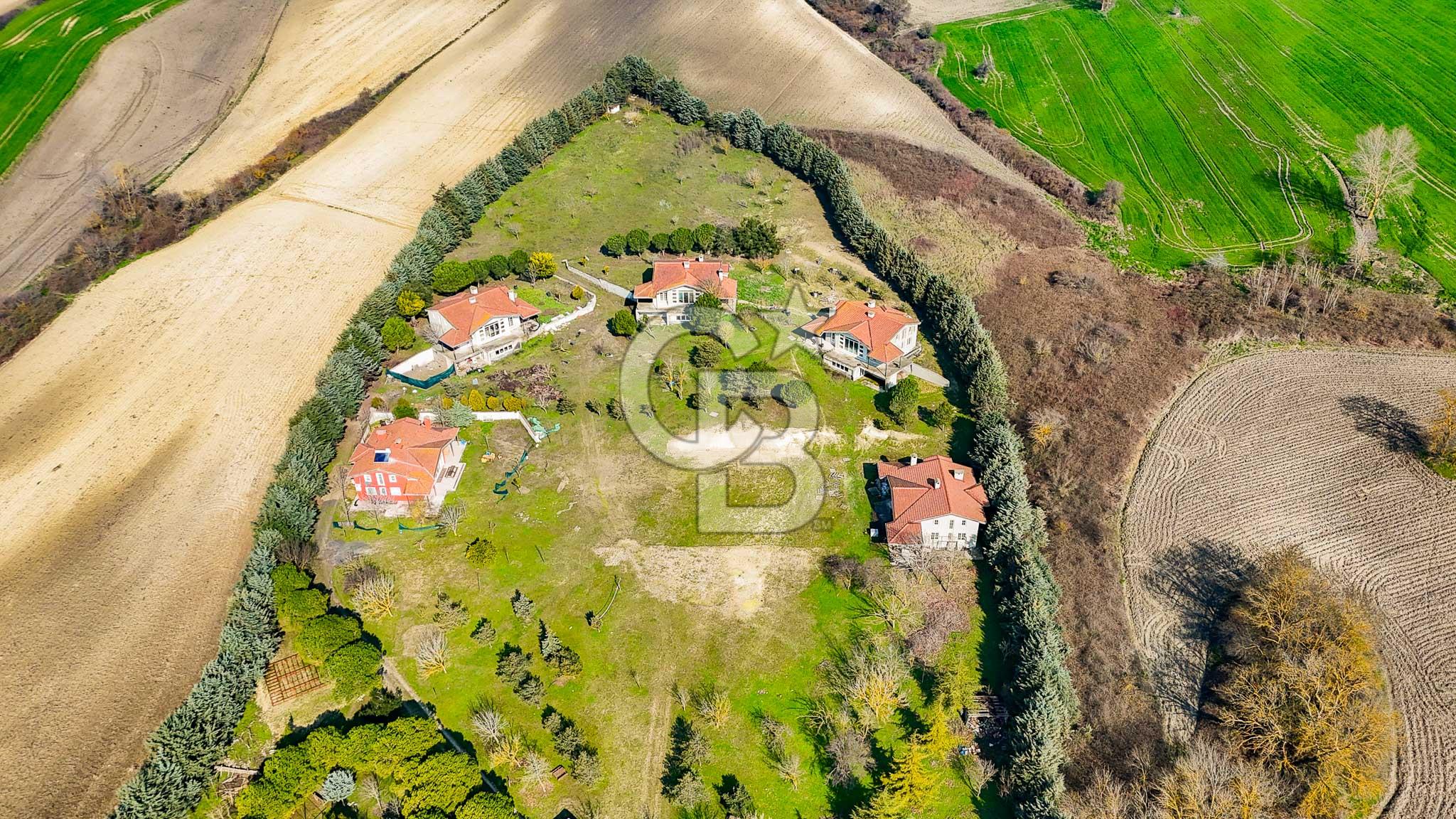 Çatalca Örcünlü'de 5164 m² Yatırımlık Arsa: Villa ve Restaurantlı