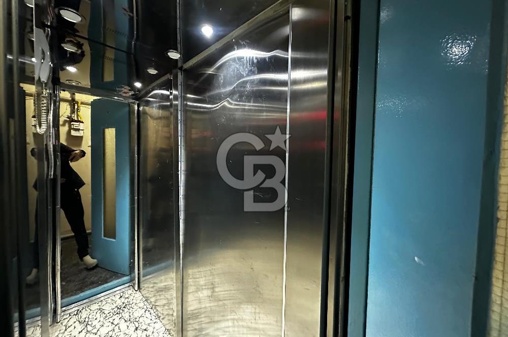 KARŞIYAKA TUNA MAHALLESİ’NDE YATIRIMLIK BOŞ 4+1 145m2 SATILIK DAİRE