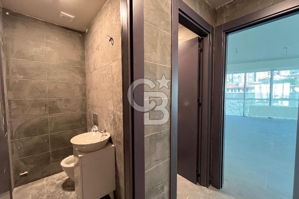 SERTAN DEDE PENDİK ANKARA CADDESİNDE PLAZADA KİRALIK BÜRO OFİS