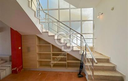 Kuşadası Bayraklıdede Efe Konakları'nda Kesintisiz Deniz Manzaralı Tripleks Villa