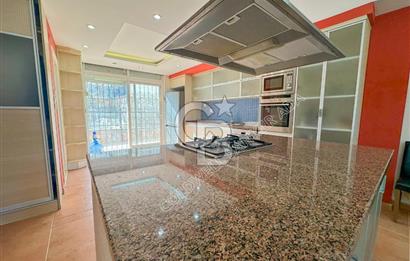 Kuşadası Bayraklıdede Efe Konakları'nda Kesintisiz Deniz Manzaralı Tripleks Villa