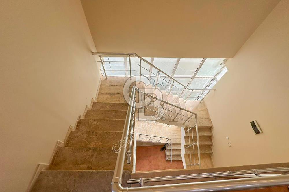 Kuşadası Bayraklıdede Efe Konakları'nda Kesintisiz Deniz Manzaralı Tripleks Villa