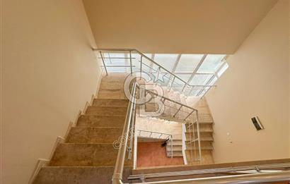 Kuşadası Bayraklıdede Efe Konakları'nda Kesintisiz Deniz Manzaralı Tripleks Villa