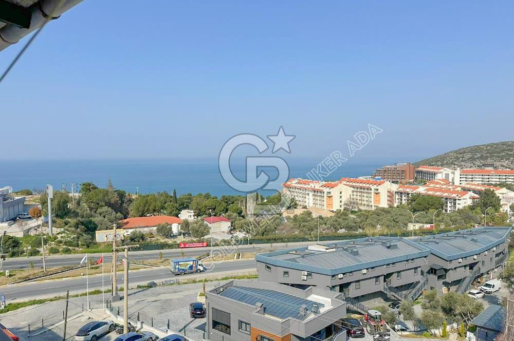 Kuşadası Bayraklıdede Efe Konakları'nda Kesintisiz Deniz Manzaralı Tripleks Villa