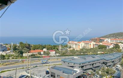 Kuşadası Bayraklıdede Efe Konakları'nda Kesintisiz Deniz Manzaralı Tripleks Villa