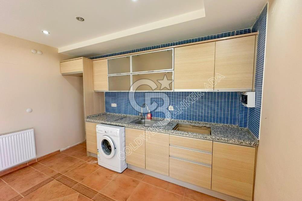 Kuşadası Bayraklıdede Efe Konakları'nda Kesintisiz Deniz Manzaralı Tripleks Villa