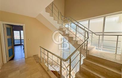 Kuşadası Bayraklıdede Efe Konakları'nda Kesintisiz Deniz Manzaralı Tripleks Villa