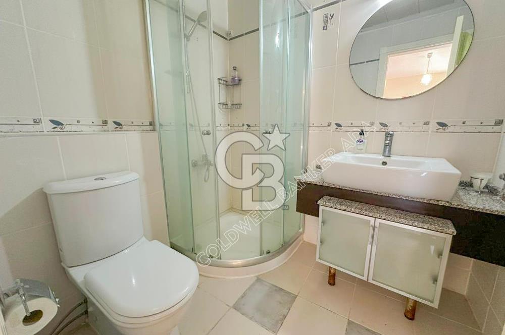 Kuşadası Bayraklıdede Efe Konakları'nda Kesintisiz Deniz Manzaralı Tripleks Villa