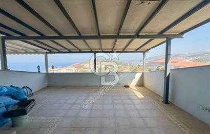 Kuşadası Bayraklıdede Efe Konakları'nda Kesintisiz Deniz Manzaralı Tripleks Villa