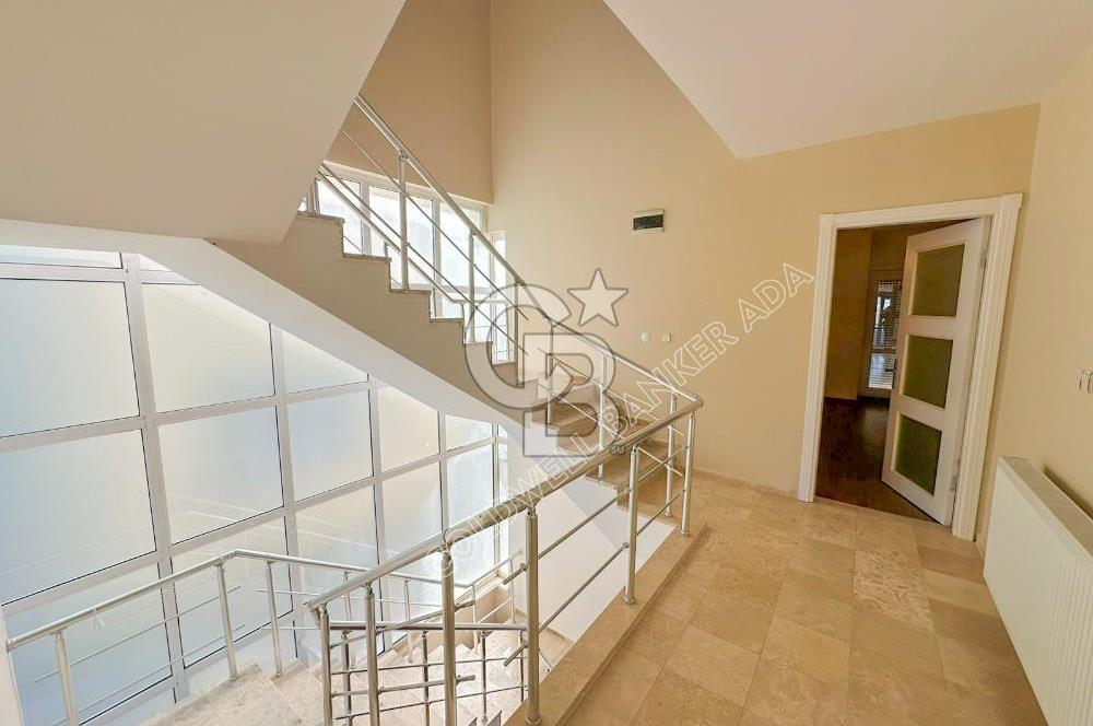 Kuşadası Bayraklıdede Efe Konakları'nda Kesintisiz Deniz Manzaralı Tripleks Villa