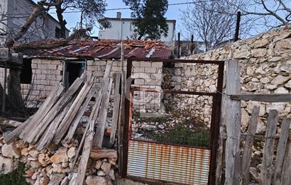 🌿 Doğa İçinde! Sarnıç’ta Tadilatlık Müstakil Ev – Akbük Koyu Yakını