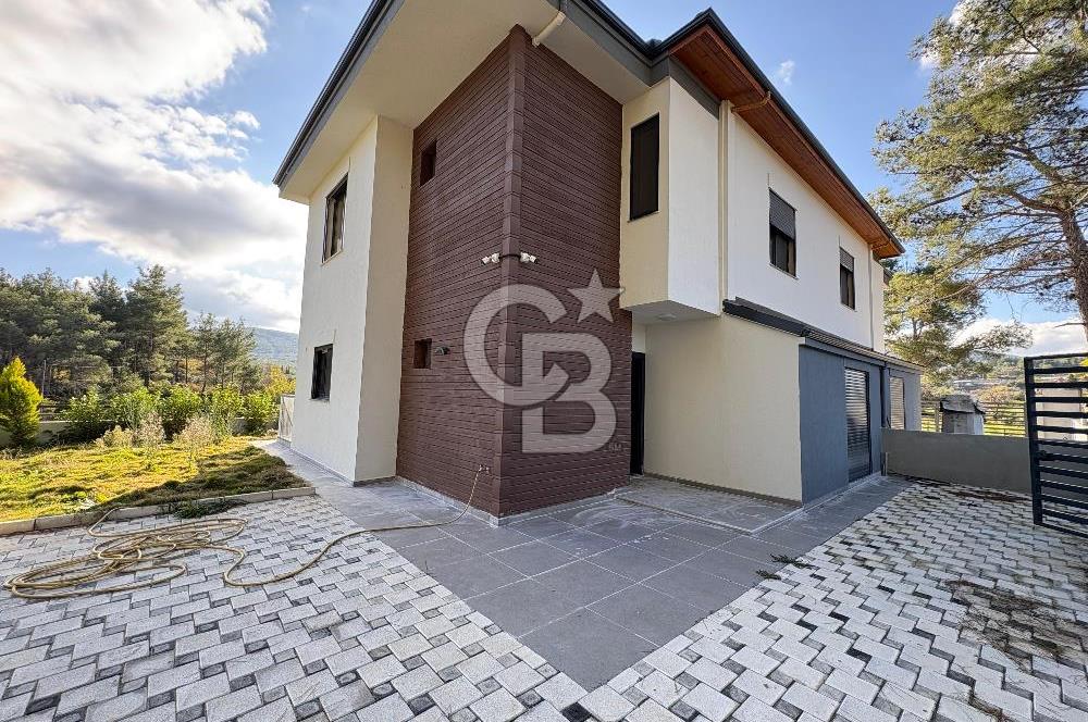 Ula, Kızılağaç’ta Satılık 3.5+1 Villa !