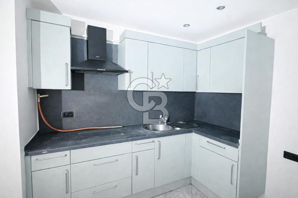 KABATAŞ, SETÜSTÜ'NDE DENİZ ,BOĞAZ ,YARIMADA MANZARALI 4+1 OFİS