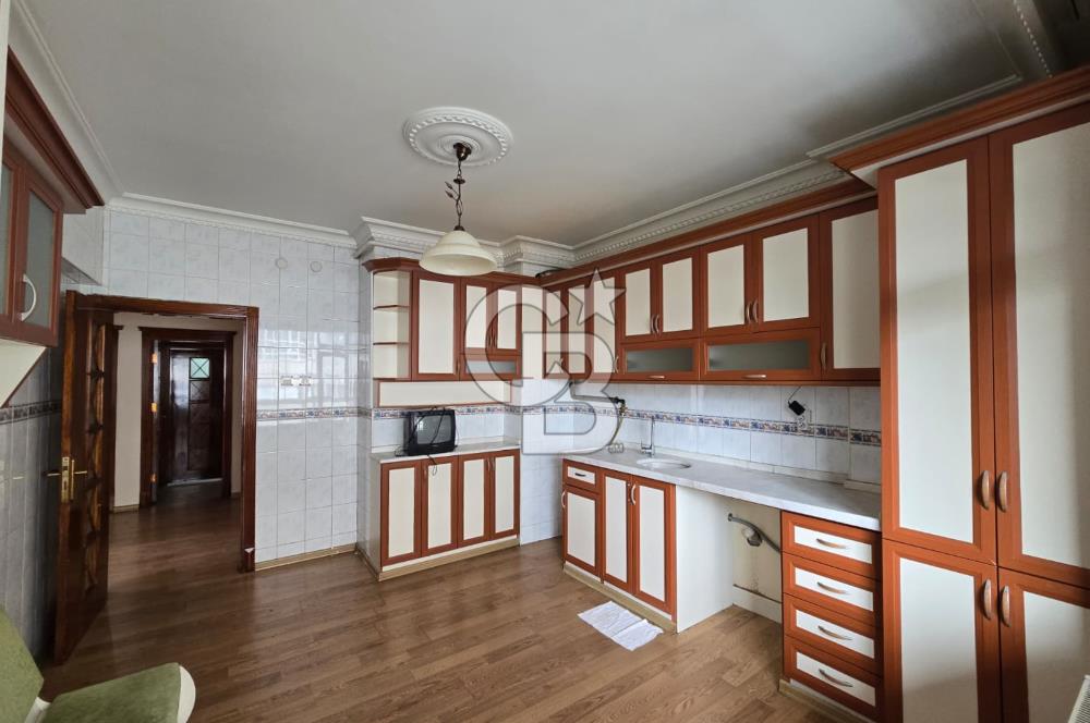 COLDWELL BANKER'DAN SELÇUKLUDA HARİKA KONUMLU 3+1 KİRALIK DAİRE