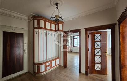 COLDWELL BANKER'DAN SELÇUKLUDA HARİKA KONUMLU 3+1 KİRALIK DAİRE