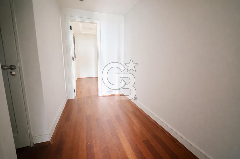 KABATAŞ, SETÜSTÜ'NDE DENİZ ,BOĞAZ ,YARIMADA MANZARALI 4+1 OFİS