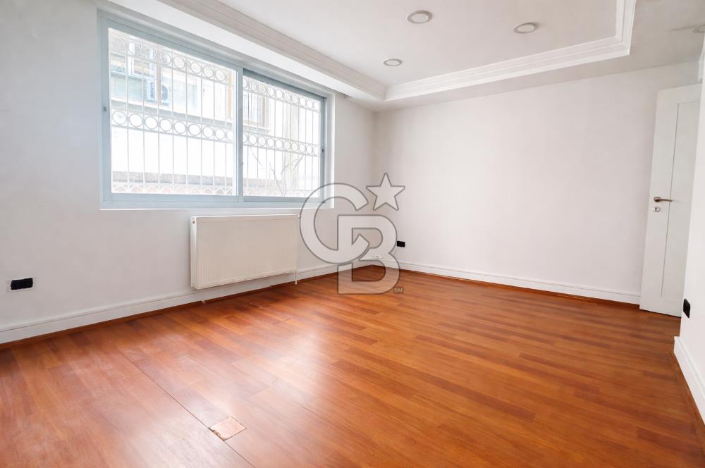 KABATAŞ, SETÜSTÜ'NDE DENİZ ,BOĞAZ ,YARIMADA MANZARALI 4+1 OFİS