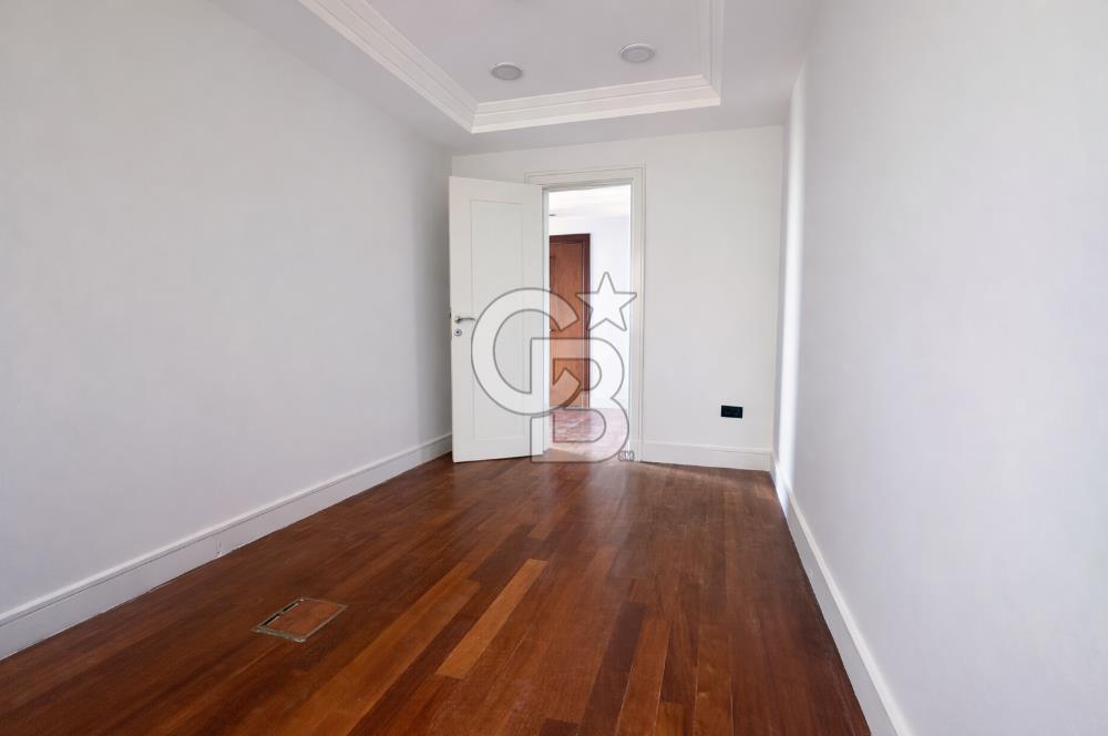 KABATAŞ, SETÜSTÜ'NDE DENİZ ,BOĞAZ ,YARIMADA MANZARALI 4+1 OFİS