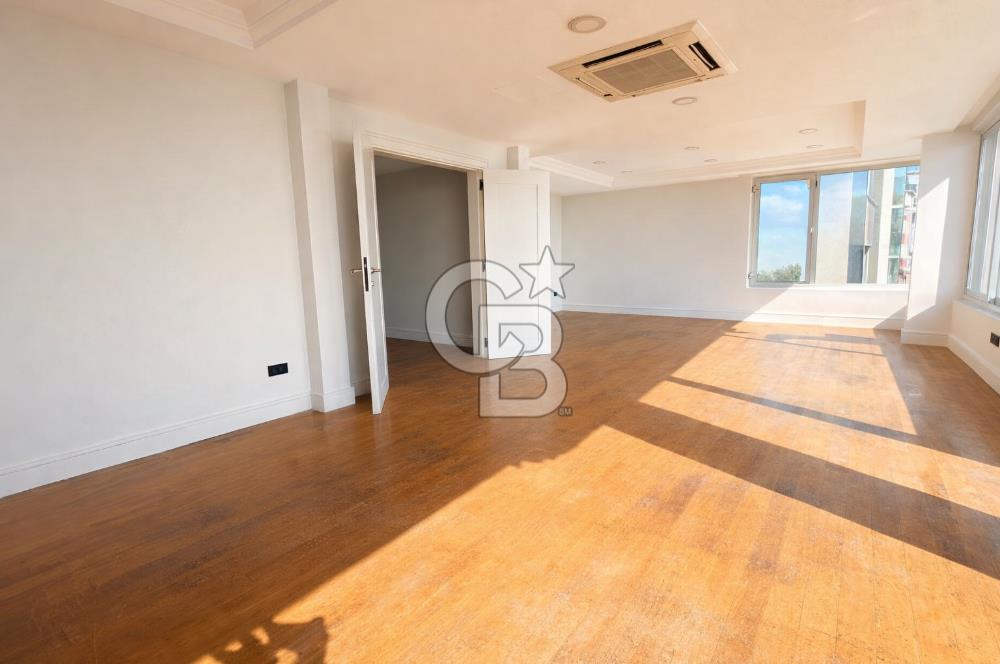 KABATAŞ, SETÜSTÜ'NDE DENİZ ,BOĞAZ ,YARIMADA MANZARALI 4+1 OFİS