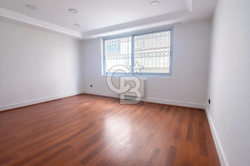 KABATAŞ, SETÜSTÜ'NDE DENİZ ,BOĞAZ ,YARIMADA MANZARALI 4+1 OFİS