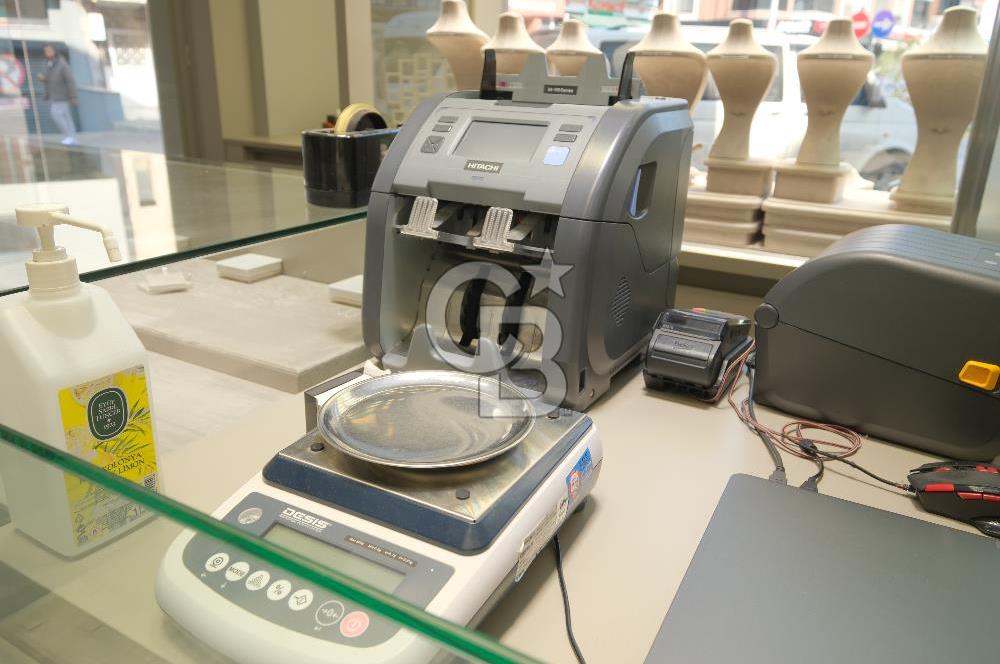 KARŞIYAKA ŞEMİKLER' DE İŞLEK CD ÜZERİ DEVREN KİRALIK KUYUMCU