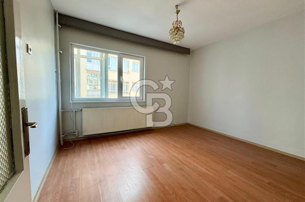 AYRANCI REFİK BELENDİR SOKAK'TA TEMİZ KATTA KİRALIK 3+1 DAİRE