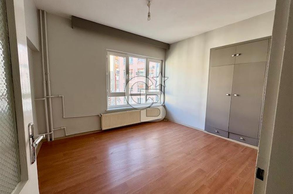 AYRANCI REFİK BELENDİR SOKAK'TA TEMİZ KATTA KİRALIK 3+1 DAİRE