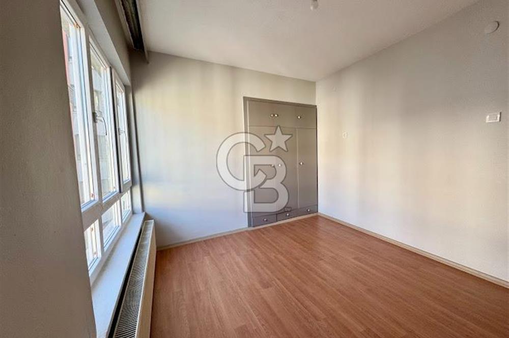 AYRANCI REFİK BELENDİR SOKAK'TA TEMİZ KATTA KİRALIK 3+1 DAİRE