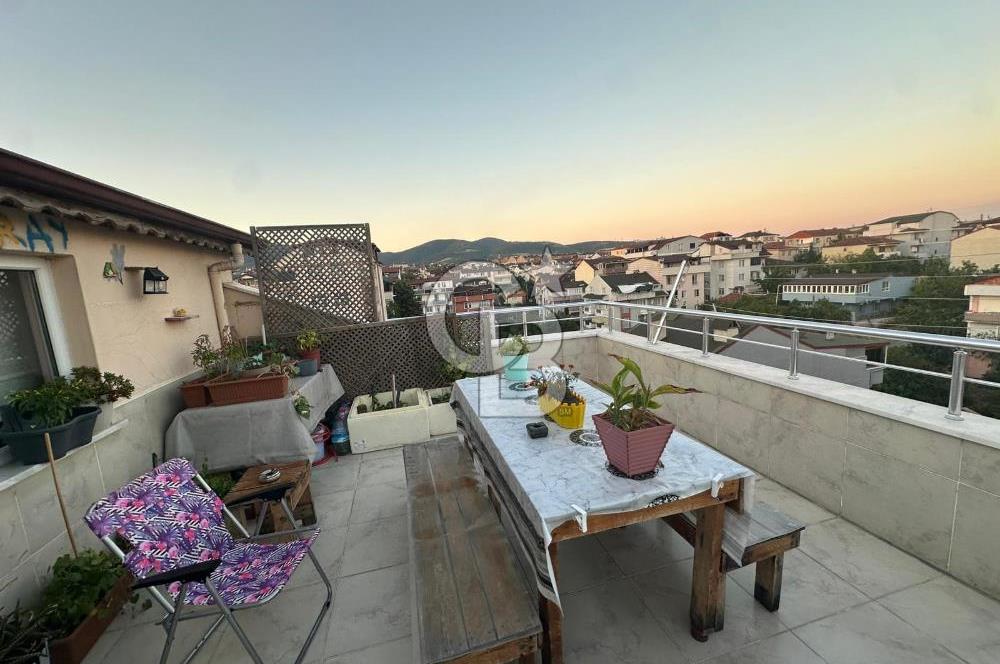 DERİNCE İBNİSİNA MAHALLESİ 6+1 EĞİMSİZ SATILIK ÇATI DUBLEKS.