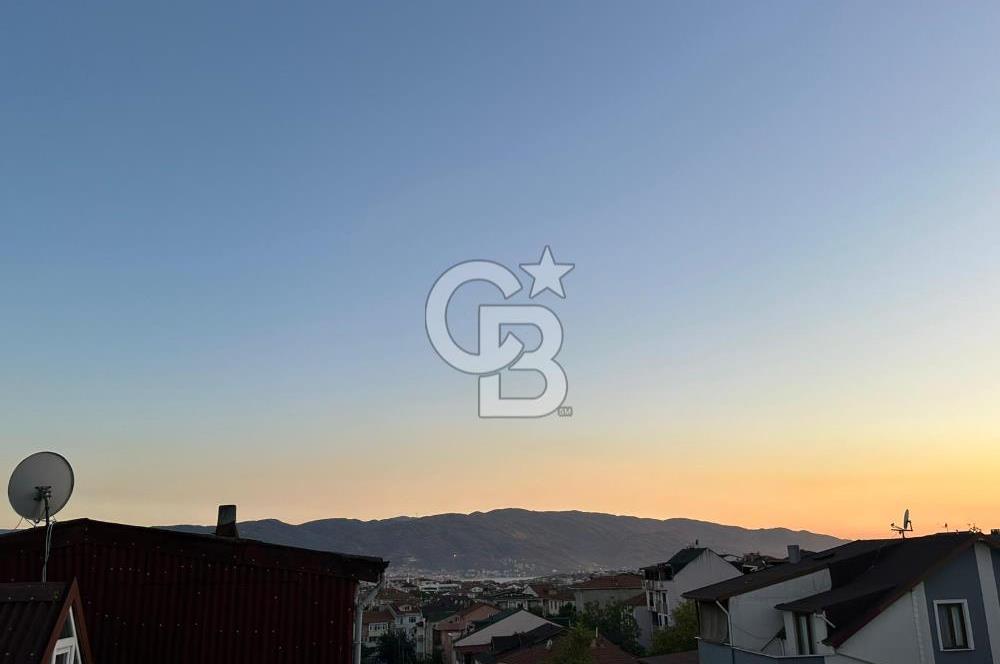 DERİNCE İBNİSİNA MAHALLESİ 6+1 EĞİMSİZ SATILIK ÇATI DUBLEKS.