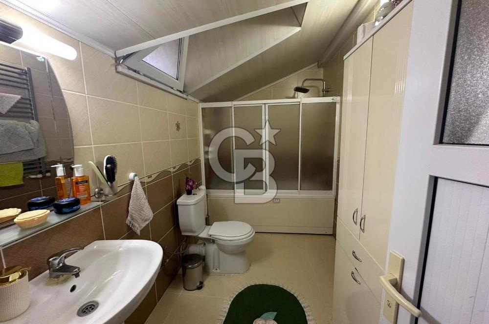 DERİNCE İBNİSİNA MAHALLESİ 6+1 EĞİMSİZ SATILIK ÇATI DUBLEKS.