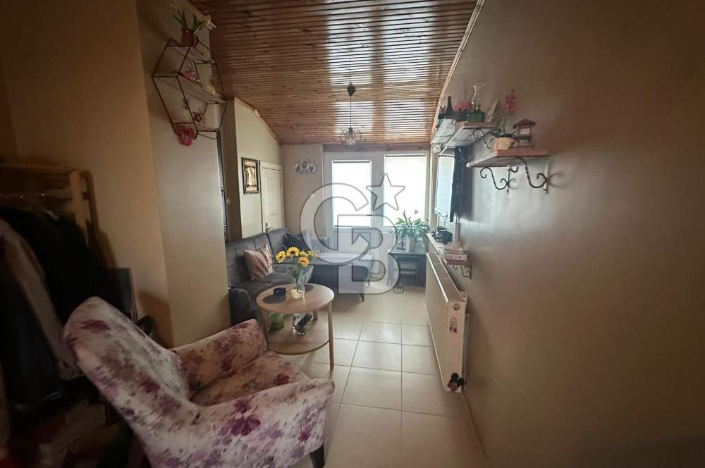 DERİNCE İBNİSİNA MAHALLESİ 6+1 EĞİMSİZ SATILIK ÇATI DUBLEKS.