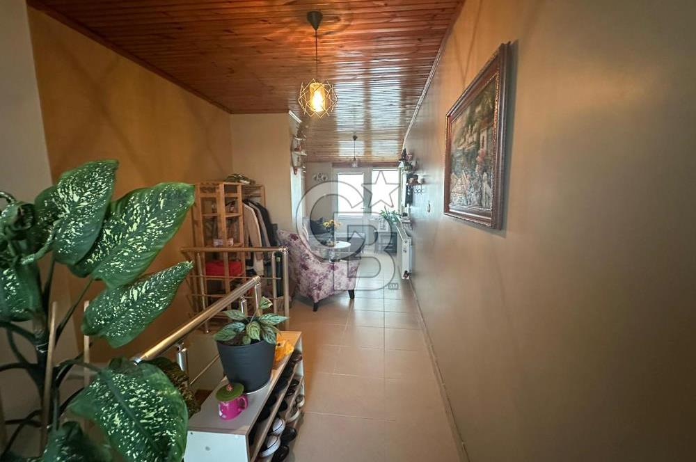 DERİNCE İBNİSİNA MAHALLESİ 6+1 EĞİMSİZ SATILIK ÇATI DUBLEKS.