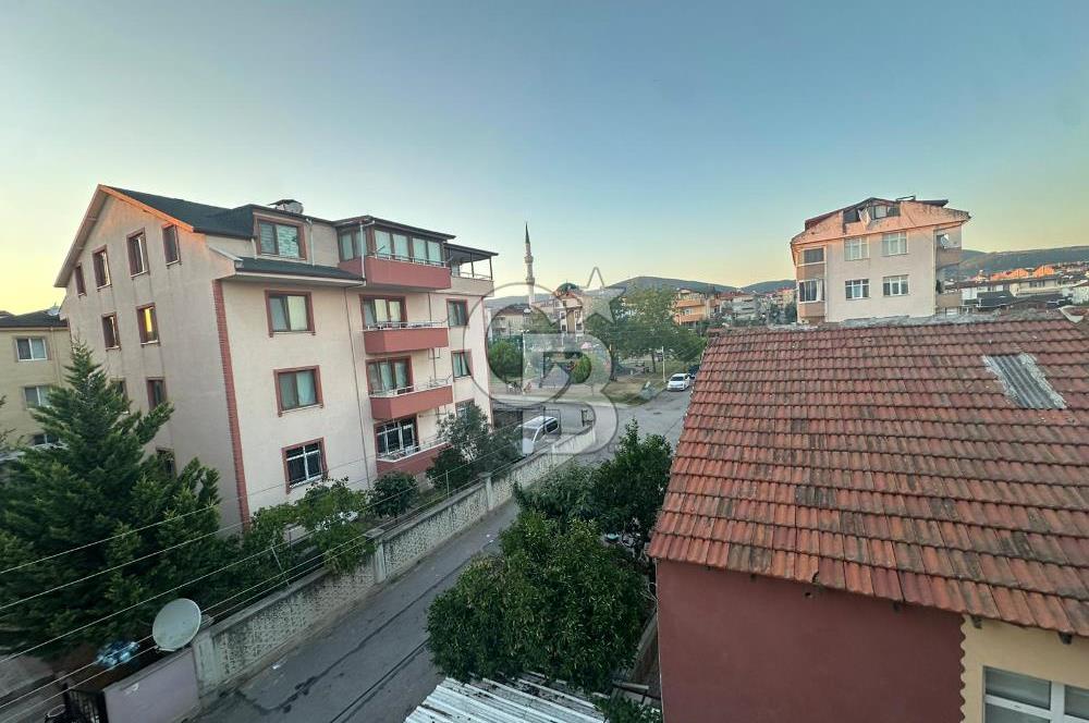 DERİNCE İBNİSİNA MAHALLESİ 6+1 EĞİMSİZ SATILIK ÇATI DUBLEKS.