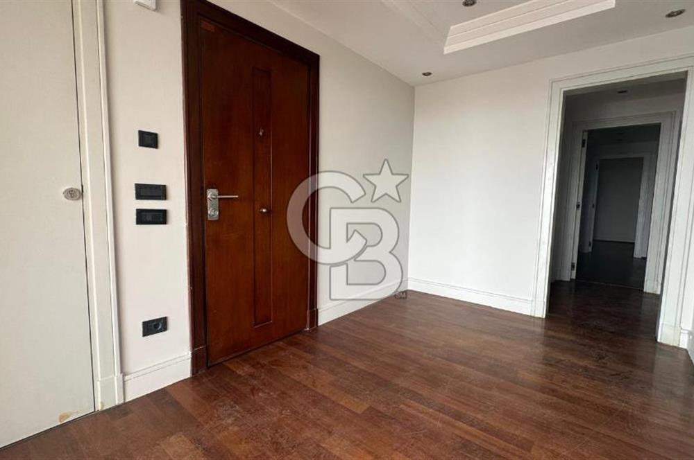 KABATAŞ, SETÜSTÜ'NDE DENİZ ,BOĞAZ ,YARIMADA MANZARALI 4+1 OFİS