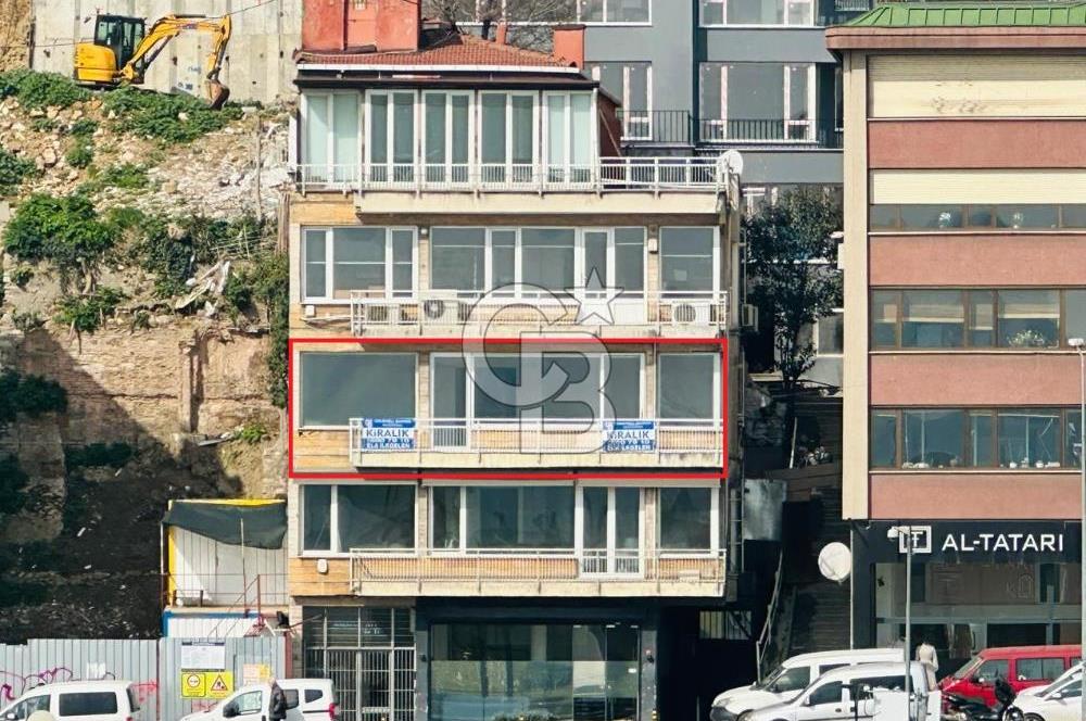 KABATAŞ, SETÜSTÜ'NDE DENİZ ,BOĞAZ ,YARIMADA MANZARALI 4+1 OFİS