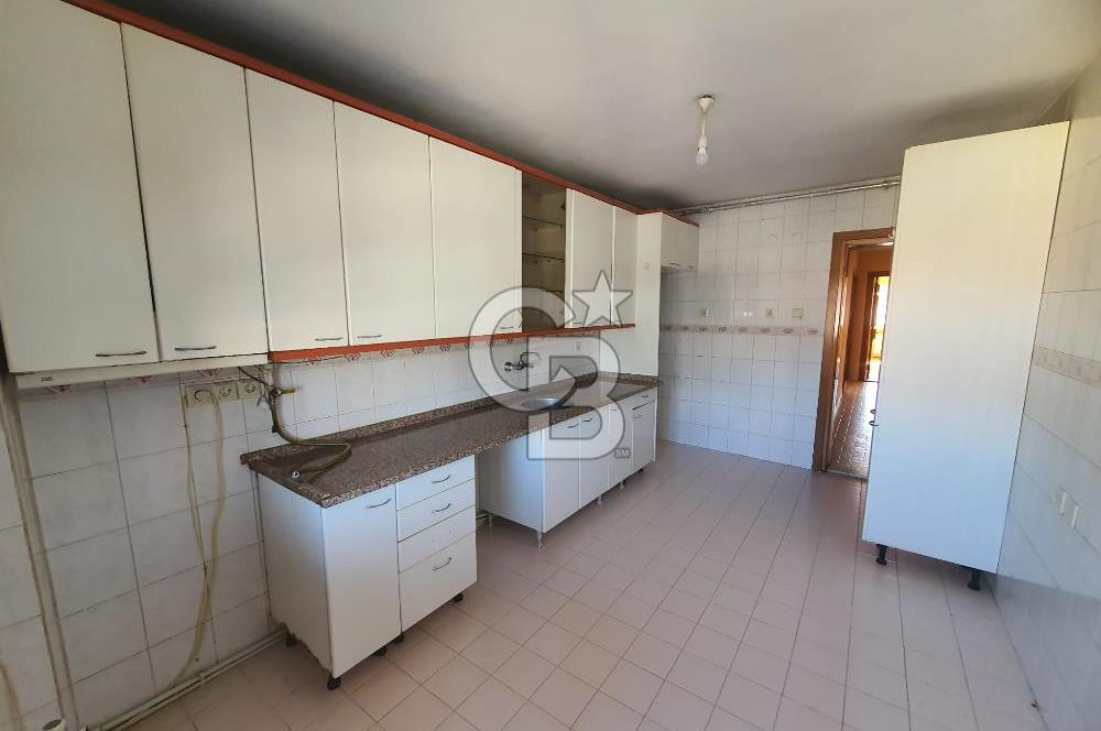 BUCA KOZAĞAÇ MAH. MERKEZİ KONUMDA GENİŞ 4+1 KİRALIK DAİRE