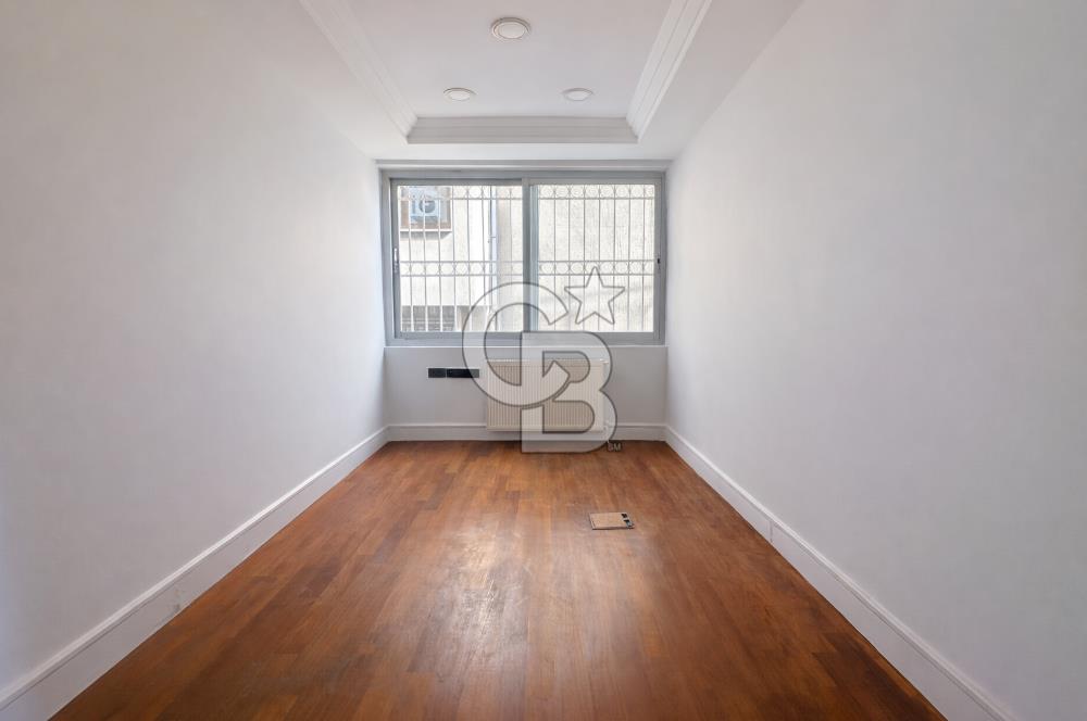 KABATAŞ, SETÜSTÜ'NDE DENİZ ,BOĞAZ ,YARIMADA MANZARALI 4+1 OFİS