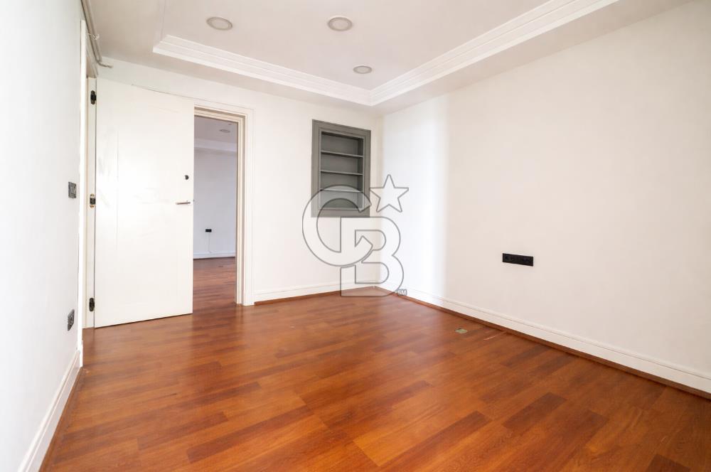 KABATAŞ, SETÜSTÜ'NDE DENİZ ,BOĞAZ ,YARIMADA MANZARALI 4+1 OFİS