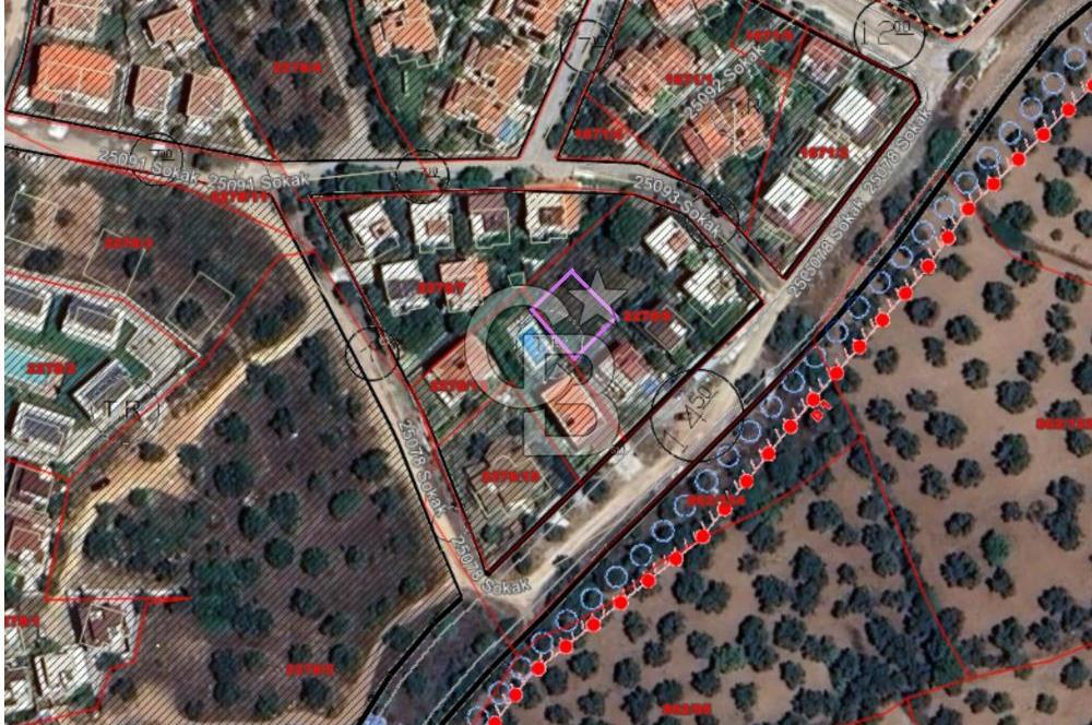 AYVALIK SAHİLKENTTE 2 KAT VİLLA İMARLI 273 m² MÜSTAKİL PARSEL